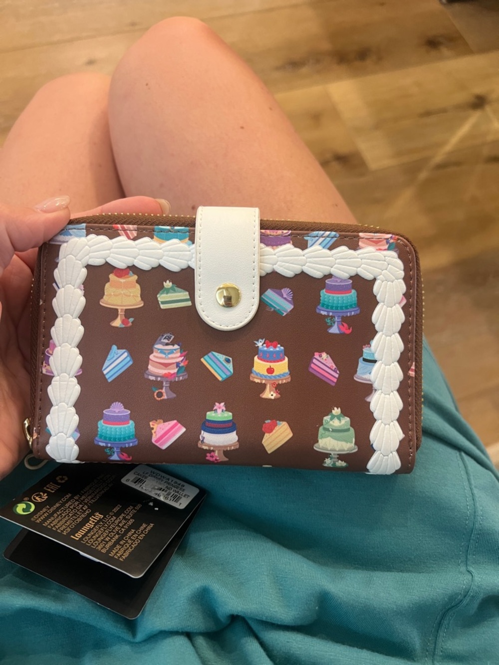 Loungefly Disney Princess Cakes Zip Around Wallet brown white NWT - Picture 7 of 9
